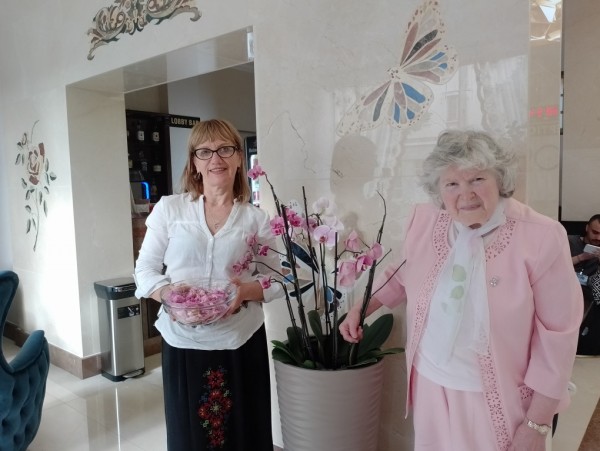 Наследница на Братя Стайнови се сбогува с родния град