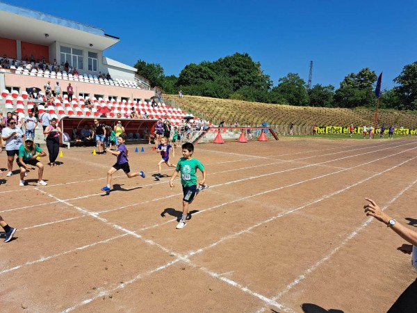 Близо 500 участници се включиха е традиционното издание на “Купа Роза“в Казанлък 