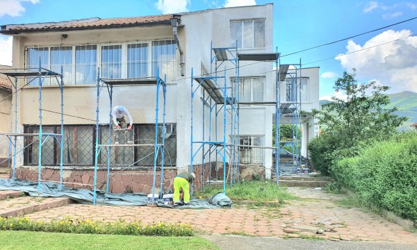 Читалището в град Крън с нов облик