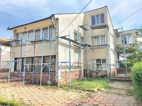 Читалището в град Крън с нов облик