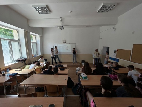 Новите доброволци на “Взаимопомощ” гостуваха в ППМГ „Никола Обрешков”