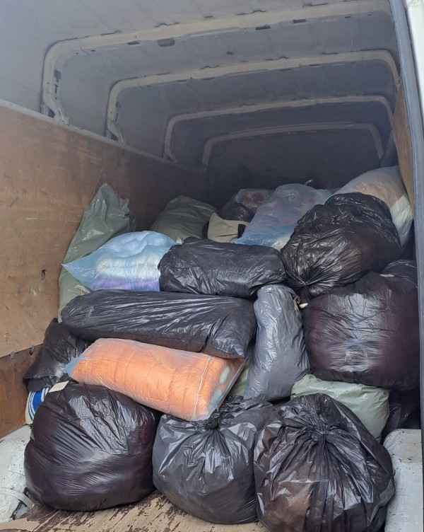 Енинци занесоха дарения на пострадите от наводненията в град Дунавци