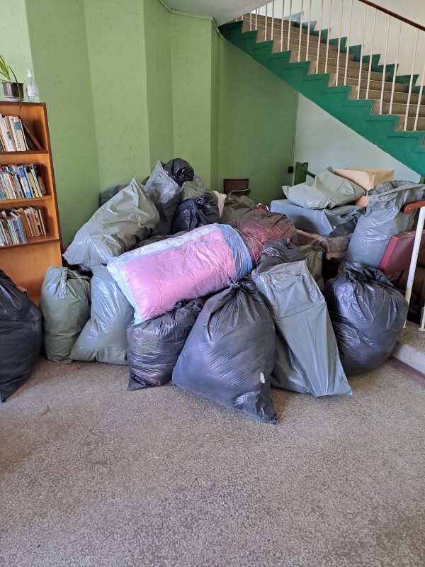 Енинци занесоха дарения на пострадите от наводненията в град Дунавци