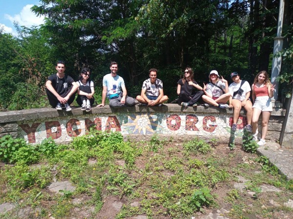 Доброволците от “Взаимопомощ“ почистиха край язовир “Копринка“