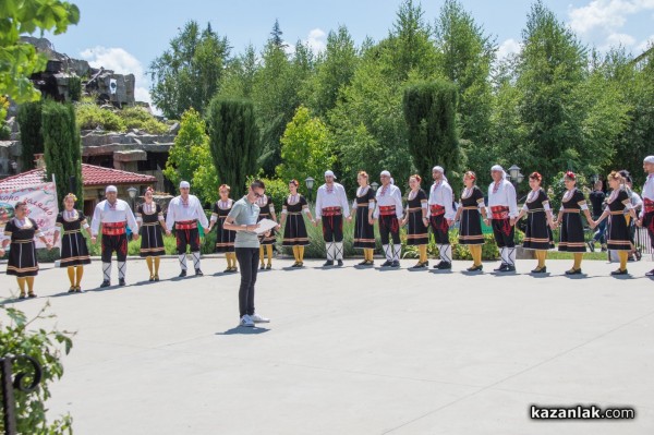 Заигра се хоро голямо в Дамасцена