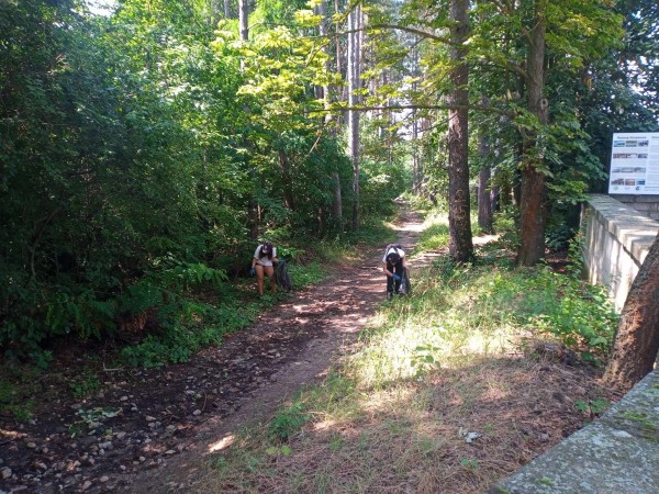 Доброволците от “Взаимопомощ“ почистиха край язовир “Копринка“