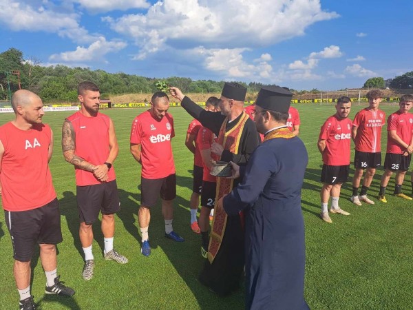 “Розите“ стартираха своята подготовка с нови попълнения