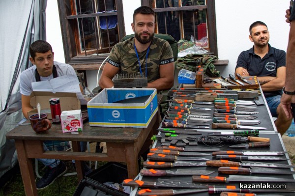 Майстори от цялата страна, представят в Шипка тънкостите на занаята ножарство