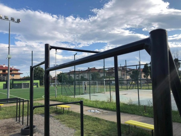 С общи усилия казанлъчани преобразиха спортна площадка