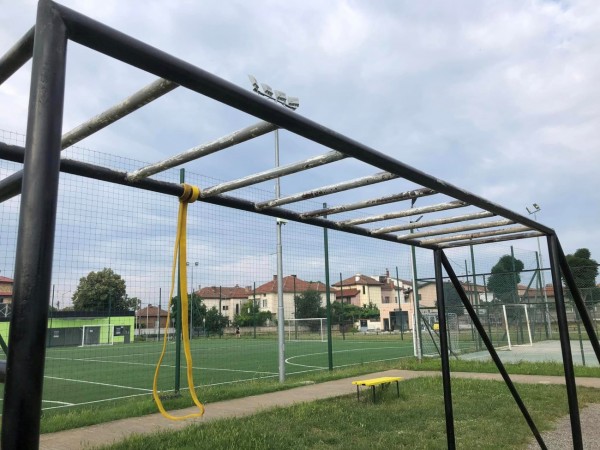 С общи усилия казанлъчани преобразиха спортна площадка