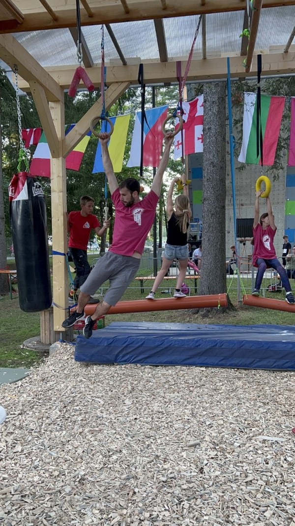 Стоян Петров от клуб “Селт“ стана трети в международно състезание по спортно катерене в Австрия 