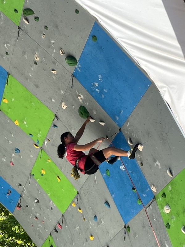 Стоян Петров от клуб “Селт“ стана трети в международно състезание по спортно катерене в Австрия 