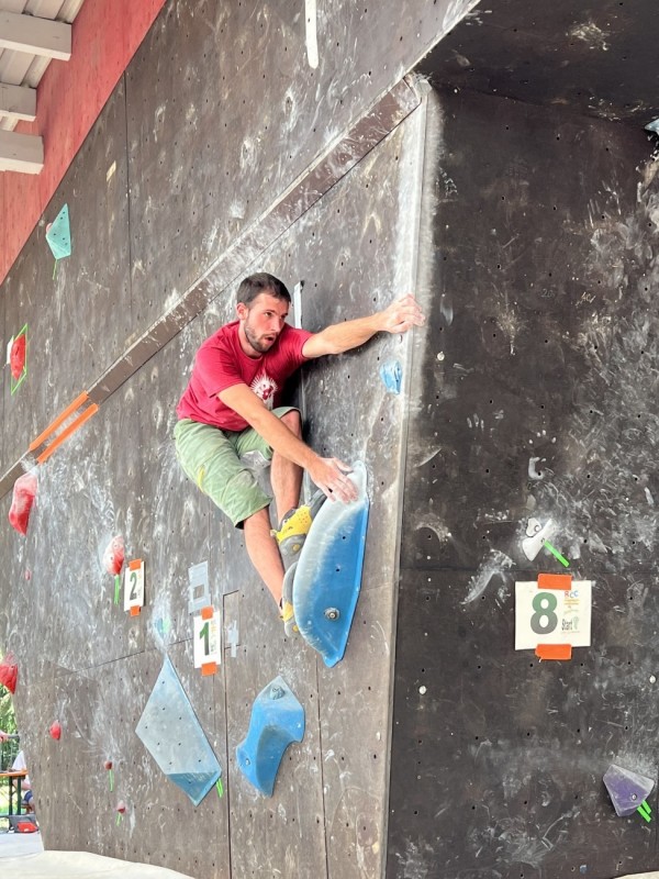 Стоян Петров от клуб “Селт“ стана трети в международно състезание по спортно катерене в Австрия 