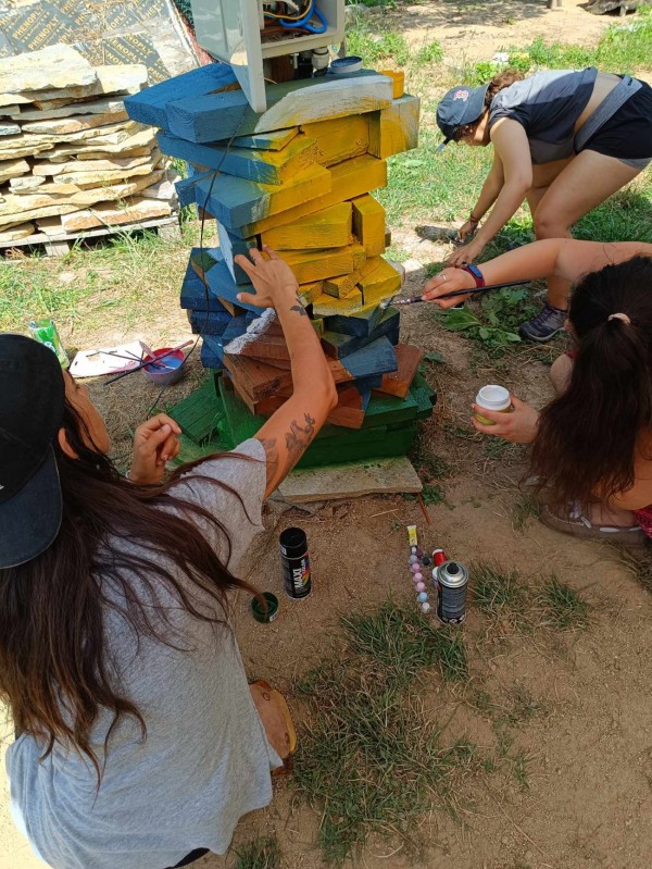 Лятната академия от с.Копринка гостува на еко център “Зелена Европа“ с.Средногорово