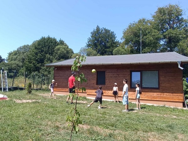 Лятната академия от с.Копринка гостува на еко център “Зелена Европа“ с.Средногорово