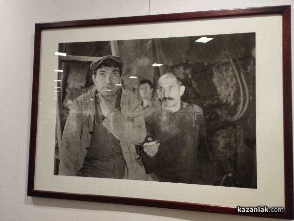 Представиха изложбата  „Звезди на българското кино“ показваща 40 подбрани портрета на обичани български актьори 