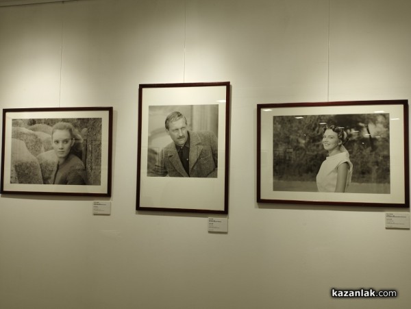 Представиха изложбата  „Звезди на българското кино“ показваща 40 подбрани портрета на обичани български актьори 