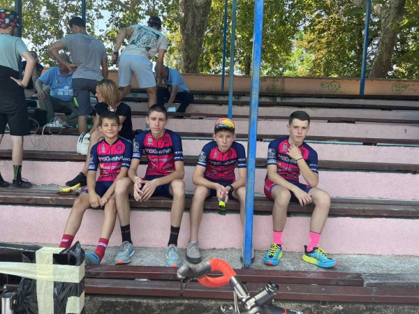 Златно и сребърно представяне на “Лястовиците“ на писта в Пазарджик