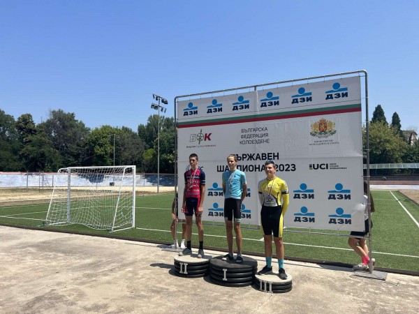 Златно и сребърно представяне на “Лястовиците“ на писта в Пазарджик