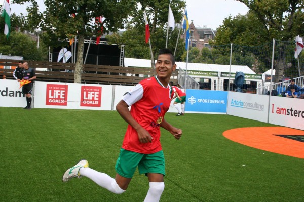 Местен Каранга създава футболни таланти