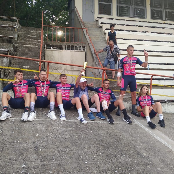 Колоездачите на “Лястовица 1905“ станаха шампиони в Разград