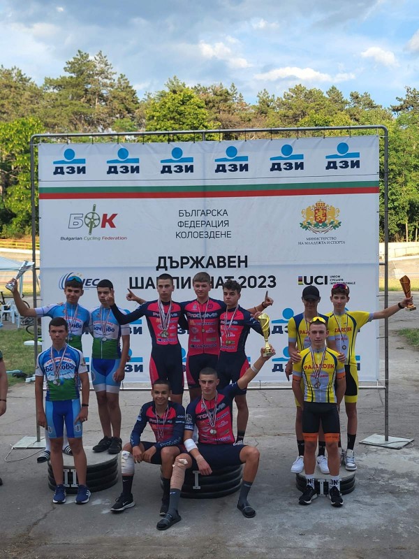 Колоездачите на “Лястовица 1905“ станаха шампиони в Разград