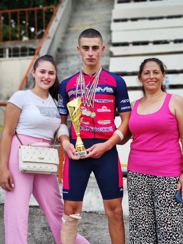 Колоездачите на “Лястовица 1905“ станаха шампиони в Разград