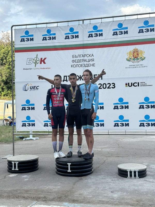 Колоездачите на “Лястовица 1905“ станаха шампиони в Разград