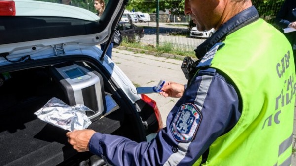 9 пияни, 5 дрогирани и 9 неправоспособни водачи установиха при полицейска операция в областта  / Новини от Казанлък