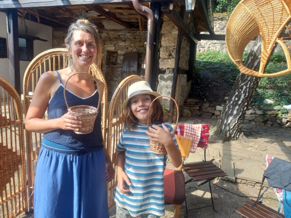 Започна обучението по “Кошничарство“ с майстор Станко Киров в Шипка 