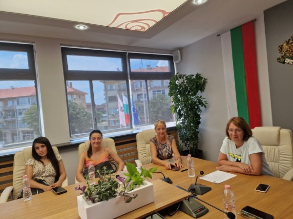 Нели Шабанова вече официално е новият директор на Общински театър „Любомир Кабакчиев“