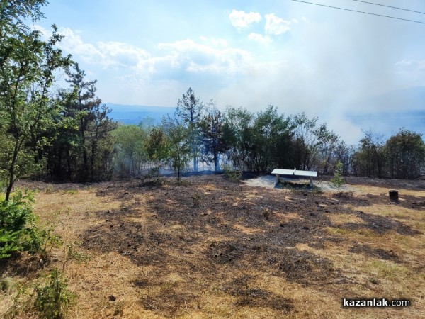 Пожар избухна в местността “Гледката“ на “Тюлбето“ / Обновена 