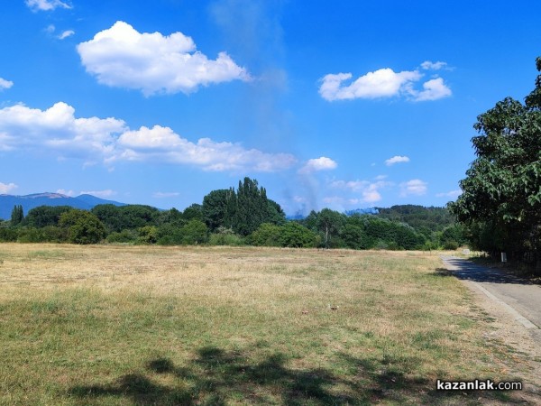 Пожар избухна в местността “Гледката“ на “Тюлбето“ / Обновена 