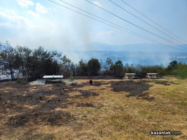 Пожар избухна в местността “Гледката“ на “Тюлбето“ / Обновена 
