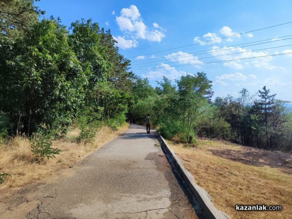 Пожар избухна в местността “Гледката“ на “Тюлбето“ / Обновена 