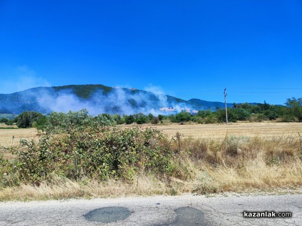Пожар западно от Долно Изворово 