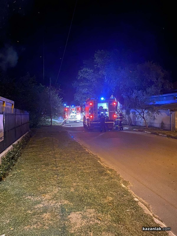 Пожар лумна в къща в казанлъшкото село Енина