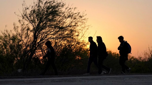 Хванаха 9 мигранти при проверка на кола на разклона за с. Долно Сахране / Новини от Казанлък