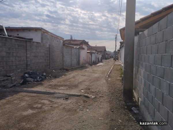 Трима са задържани след сбиване в ромската махала на Казанлък