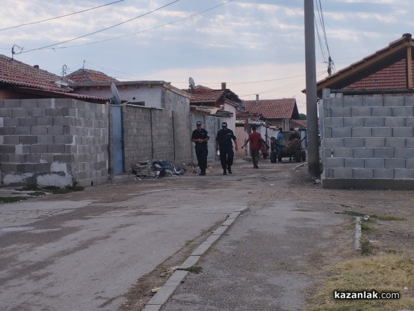 Трима са задържани след сбиване в ромската махала на Казанлък