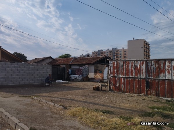 Трима са задържани след сбиване в ромската махала на Казанлък