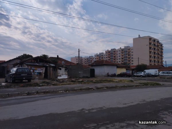 Трима са задържани след сбиване в ромската махала на Казанлък