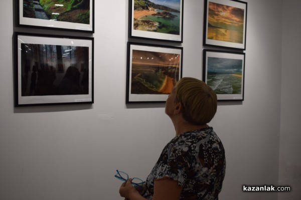 Изложба с кауза подредиха в Музея на фотографията