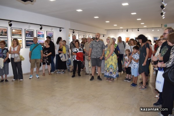 Изложба с кауза подредиха в Музея на фотографията