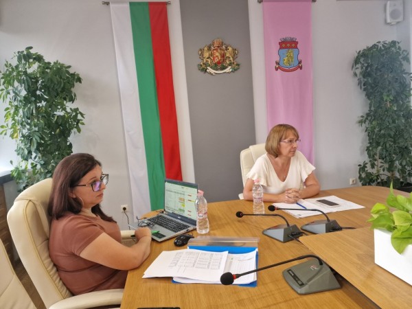 Кметът Галина Стоянова обсъди със синдикатите увеличението на заплатите в Бюджет 2023