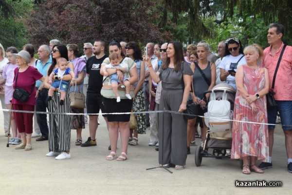 С тържествен ритуал в парк “Розариум“ бе посрещнат българския военен контингент, участвал в операция на ЕС в Босна и Херцеговина