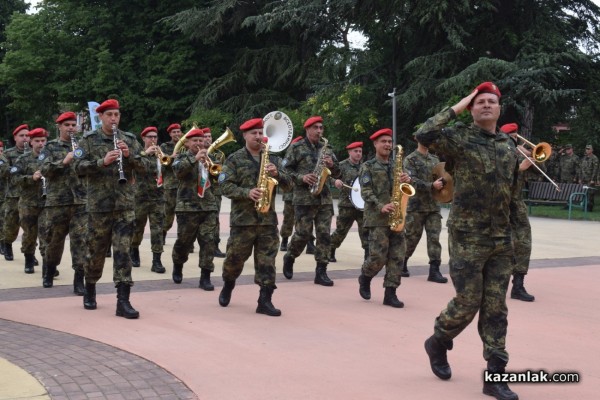 С тържествен ритуал в парк “Розариум“ бе посрещнат българския военен контингент, участвал в операция на ЕС в Босна и Херцеговина
