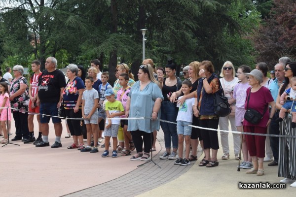 С тържествен ритуал в парк “Розариум“ бе посрещнат българския военен контингент, участвал в операция на ЕС в Босна и Херцеговина