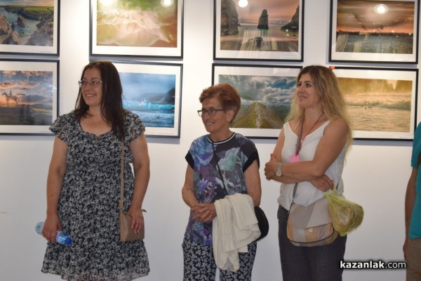 Изложба с кауза подредиха в Музея на фотографията