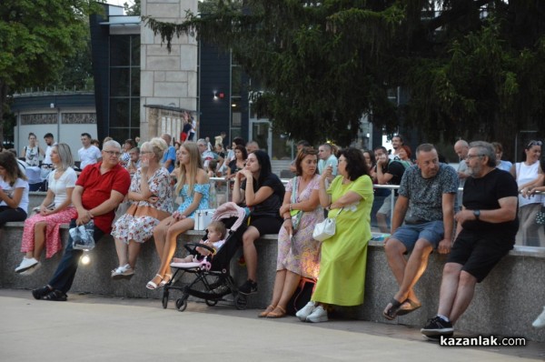 Концерт на “Академия Роза“ в парк “Розариум“ 